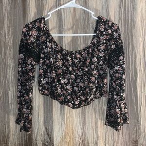 Floral bell sleeve crop top